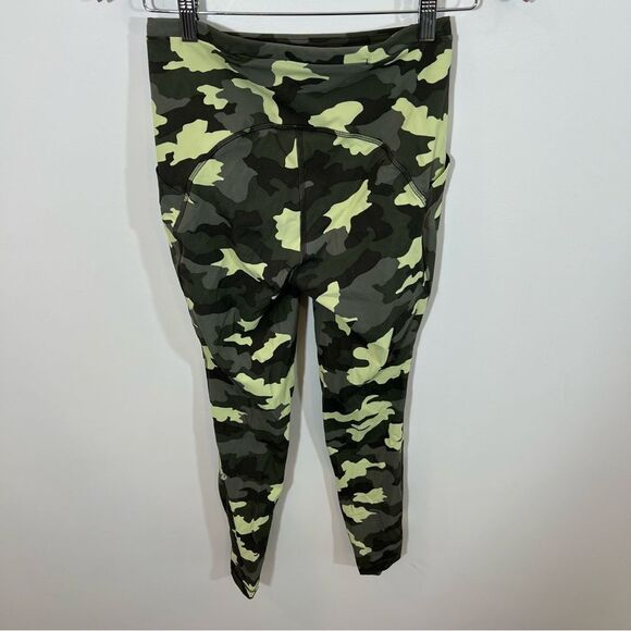 Lululemon Swift Speed High-Rise Tight 28" in green multi | Size 6 - Picture 9 of 14